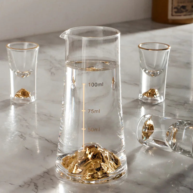 DECANTER + SHOT GLASSES