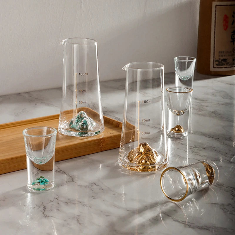 DECANTER + SHOT GLASSES