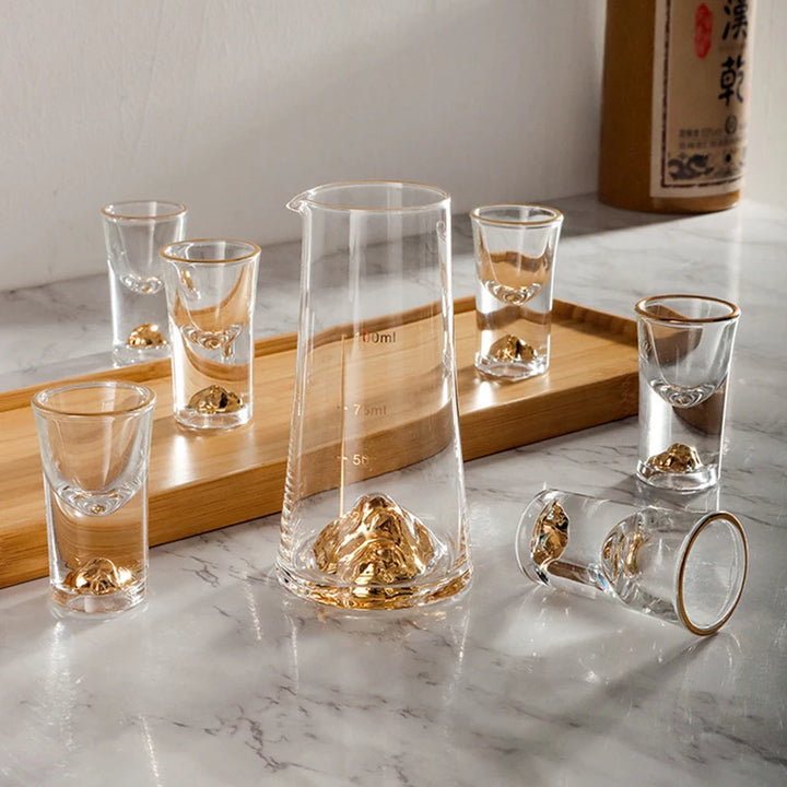 DECANTER + SHOT GLASSES