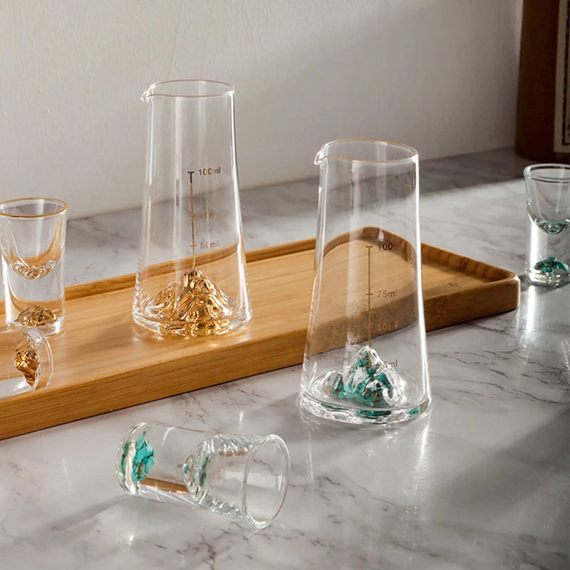 DECANTER + SHOT GLASSES